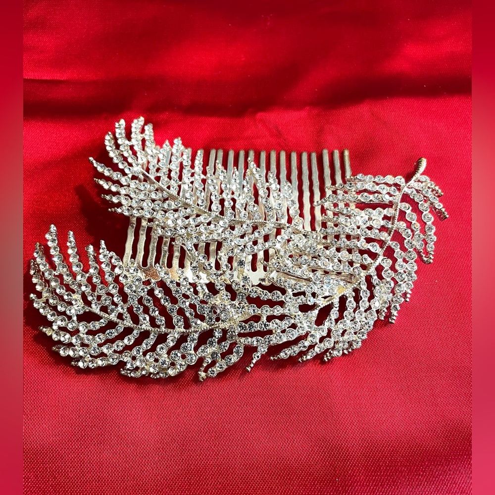 Luxurious Rhinestone Hair Comb - Picture 3 of 5